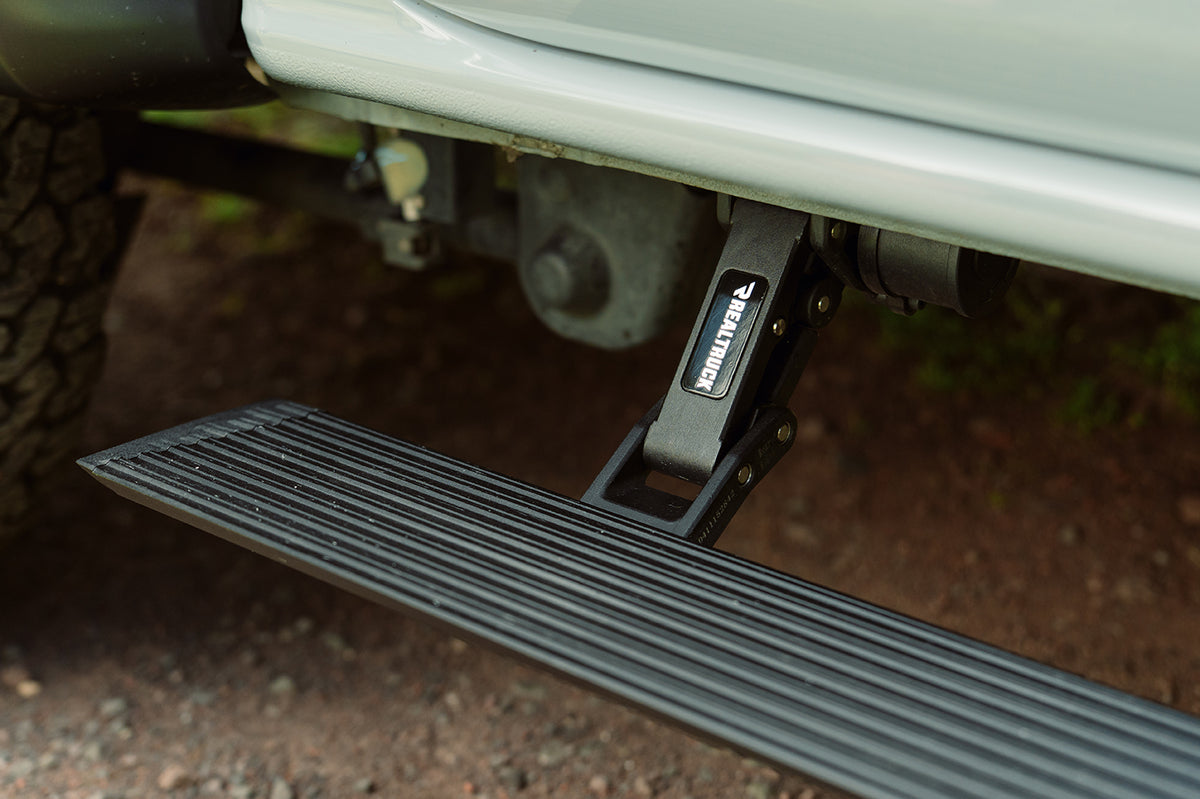 RealTruck Voltstep Electric Running Boards - Toyota Hilux 2026+